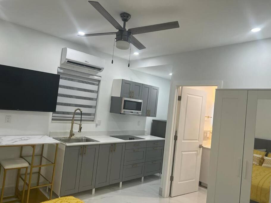 Stunning Deluxe Studio Hialeah Esterno foto