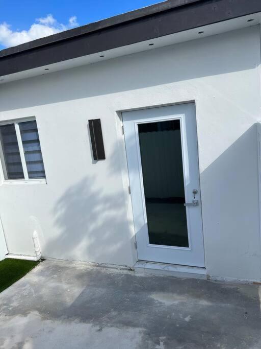Stunning Deluxe Studio Hialeah Esterno foto